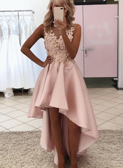 Vestidos de fiesta de satén rosa con escote redondo y encaje