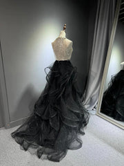 Precioso vestido de fiesta de tul con cuentas y lentejuelas en forma de A