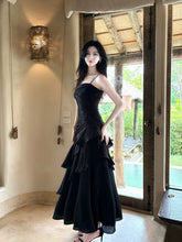 Vestido de fiesta largo elegante con tirantes de sirena de satén negro