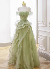 Precioso vestido de fiesta verde de tul con hombros descubiertos y encaje, corte A