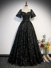 Vestido de noche largo de manga corta con encaje negro