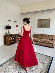 Vestido de noche largo con tirantes color vino tinto y vestido de fiesta