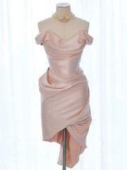 Vestido de fiesta de satén rosa con escote en forma de corazón, hombros descubiertos y corte asimétrico