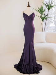 Vestido de noche de satén suave morado con tirantes de sirena y escote en V
