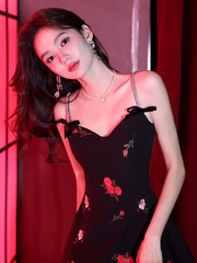 Black Floral Short Straps Homecoming Dress