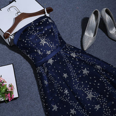 Vestido de noche largo de tul azul marino con corte en A
