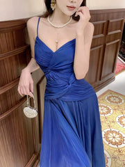 Vestido de noche azul de gasa con corte en A y largo hasta el suelo