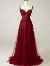 Vestido de fiesta largo de tul con escote en forma de A y cuentas