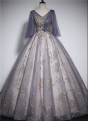 Hermoso vestido formal largo de tul con escote en V