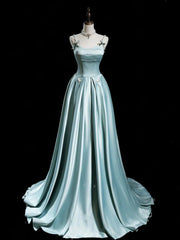 Vestido de fiesta largo de satén azul con tirantes en forma de A
