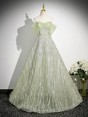 Vestido de fiesta de tul verde claro con escote en forma de A y cuentas en forma de corazón