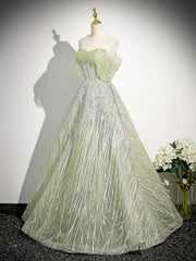 Vestido de fiesta de tul verde claro con escote en forma de A y cuentas en forma de corazón