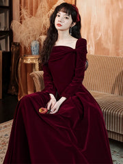 Vestido de fiesta de boda de terciopelo con mangas largas en color rojo vino