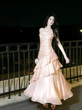 Vestido largo de fiesta de satén con tirantes de sirena rosa