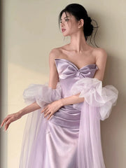 Vestido de noche largo elegante con escote en forma de corazón de satén morado claro