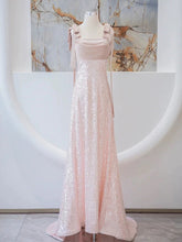 Vestido de fiesta largo con tirantes en forma de A y lentejuelas rosas
