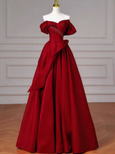 Vestido de fiesta largo de corte A con cuentas y hombros descubiertos en color rojo vino