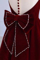 Vestido de fiesta de terciopelo rojo vino con corte A y largo hasta la rodilla