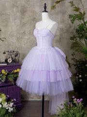 Vestido de fiesta de tul con cuentas y escote en forma de corazón en color morado claro