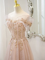 Vestido de fiesta rosa con hombros descubiertos de tul brillante, cuentas y encaje