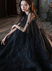 Black Tulle V-neckline Party Dress with Lace Applique