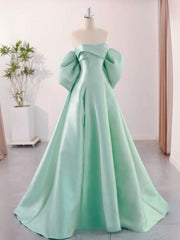 Vestido de fiesta de satén verde con hombros descubiertos y corte A