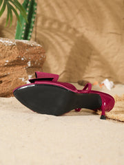 sandals with fashionable bow design