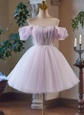 Lindo vestido de fiesta corto de tul lavanda con encaje