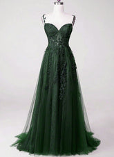 Vestido de fiesta elegante de tul con tirantes verdes y encaje