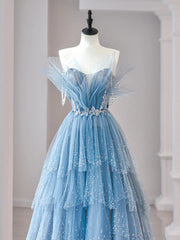 Vestido de fiesta con capas de tul azul claro, tirantes y cuentas