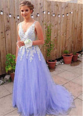 Vestido formal largo de tul morado claro