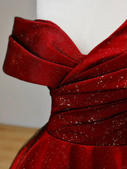 Vestido de fiesta largo de satén con escote en forma de corazón y hombros descubiertos
