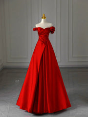 Vestido de fiesta rojo de satén y tul con hombros descubiertos