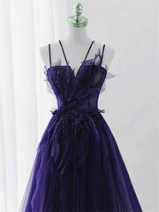 Vestido de fiesta largo de tul morado con apliques de encaje
