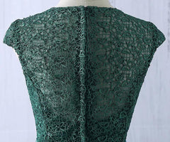 Hermoso vestido de dama de honor de encaje y tul