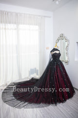Hermoso vestido de fiesta de tul negro y rojo para dulces 16 con capa