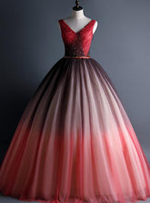Hermoso vestido de quinceañera con escote en V y cuentas de tul rojo degradado