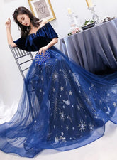 Vestido de fiesta largo de tul azul con cuentas