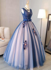 Vestido de quinceañera con escote en V y apliques de encaje de flores azules y rosas