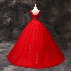 Hermoso vestido formal largo de tul rojo con flores de encaje