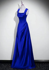 Vestido de fiesta azul chic de satén con tirantes en forma de A y largo hasta el suelo