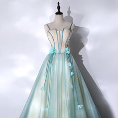 Vestido largo de tul con encaje verde menta para quinceañeras