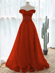 Vestido de fiesta rojo con flores y encaje, corte A y hombros descubiertos