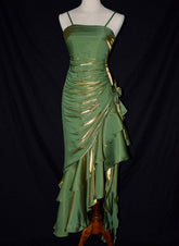 Vestido de fiesta de sirena con tirantes altos y bajos de satén