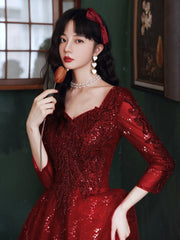 Vestido de fiesta largo de tul rojo vino con encaje y cuentas en forma de A
