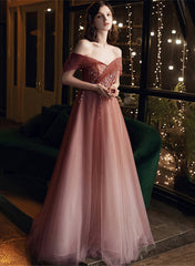 Vestido formal largo de tul rosa degradado con cuentas y corte A