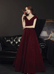 Vestido largo de fiesta de terciopelo rojo vino con escote en V