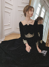 Black Long Sleeves Velvet A-line Formal Dress