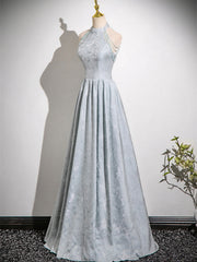 Vestido de fiesta de satén gris plateado con corte A y largo hasta el suelo