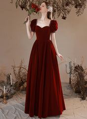 Vestido de fiesta de terciopelo rojo vino con mangas cortas y escote corazón